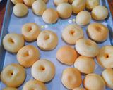 Foto langkah ke 4 dari resep Japanese Honey Donuts.