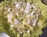 Une image de l'étape 8 de Salade d'endives et Castelfranco aux pignons de pin et leerdammer.