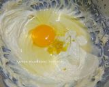 Foto langkah ke 2 dari resep Lemon Cream Cheese Cookies.