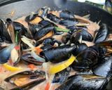 Une image de l'étape 6 de Moules fumées sauce tomate et crème.