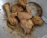 Foto langkah ke 5 dari resep Ayam ungkep bumbu kuning.