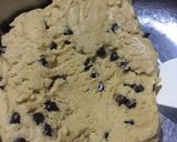 Foto langkah ke 2 dari resep Cookie Monster Chewy Choco Chips Cookies.