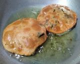 A picture of step 5 of Bathua ki kachori.