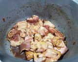 Hình bước làm 1 của món Thịt trứng kho sốt tiêu đen
