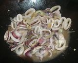 Foto langkah ke 2 dari resep Tumis Cumi Kacang Panjang.