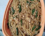 Foto langkah ke 8 dari resep 53. Oseng Bihun Kacang Panjang dan Tempe.