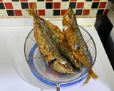 Foto langkah ke 2 dari resep Ikan Kembung Goreng Sambal Matah.