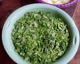Foto langkah ke 2 dari resep Sayur Bening Kelor Pepaya Muda.