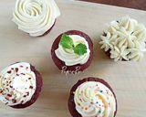 Foto langkah ke 5 dari resep Red Velvet Cupcakes with Ermine Frosting.