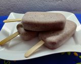 Foto del paso 5 de la receta: Paletas heladas de bananas con arándanos