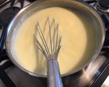 Une image de l'étape 9 de Flan pâtissier aux myrtilles pâte brisée au curaçao.