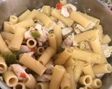 Foto del paso 4 de la receta: Pasta con pollo y mayonesa