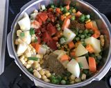 A picture of step 1 of Mixed Vegetable Subji.