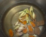 Foto langkah ke 3 dari resep Teh Rimpang Kurma.