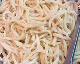 Hình bước làm 2 của món Mì tươi tự làm ăn với canh bò viên
