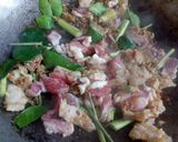 รูปขั้นตอนการทำที่ 3 ของ แกงอ่อมหมูไม่ใส่ผักชีลาว