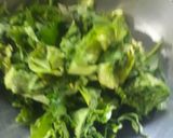A picture of step 1 of Palak bheja fry.