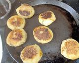 A picture of step 2 of Tikki chole chaat.