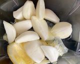 Une image de l'étape 2 de Soupe coco aux vermicelles façon Thaï.