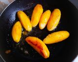 Foto langkah ke 1 dari resep Dadar Gulung Polkadot Isi Pisang Cokelat.