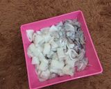 Foto langkah ke 1 dari resep Cumi cabai hijau simple pasti enak.