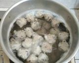 Foto langkah ke 2 dari resep Sop Bakso Rambutan.