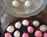 Foto langkah ke 7 dari resep Kue Klepon Merah Putih.