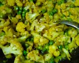 मटर गोभी की सब्जी (Matar Gobhi ki sabzi recipe in Hindi) रेसिपी चरण 2 फोटो