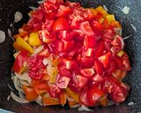 Egyszerű tojásos lecsó virslivel recept fázis 1 fotója