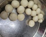 A picture of step 4 of गोली इडली.