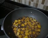 Foto langkah ke 3 dari resep Tumis kentang maling.