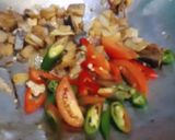 Foto langkah ke 3 dari resep Tumis Toge Ikan Asin.