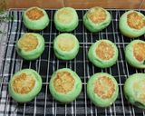 Foto langkah ke 8 dari resep Roti pandan isi coklat ekonomis tanpa telor, tanpa mixer, tanpa oven.