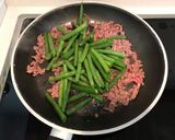 Foto del paso 2 de la receta Carne picada y judías con salsa de soja