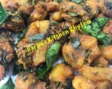 A picture of step 5 of Potato pakodi.
