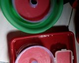 Foto langkah ke 2 dari resep Puding regal strawberry coklat.