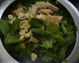 A picture of step 1 of Saag or makki ki roti.