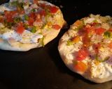 A picture of step 6 of Cheese kulcha pizza.