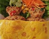 Foto langkah ke 6 dari resep Nasi goreng selimut.