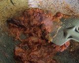 কাতলা মাছের মাথা দিয়ে মুগডাল (Katla machher matha diye moog dal recipe in Bengali) রেসিপির ধাপ 6 ছবি