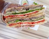 A picture of step 4 of Club Sandwich.