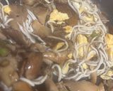 Foto del paso 5 de la receta: Revuelto de setas, ajetes y gulas