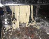 Foto del paso 5 de la receta: Fideos caseros con salsa