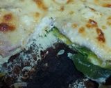 Foto del paso 4 de la receta: Tarta de zapallitos jamón y queso sin masa 🧀🥓