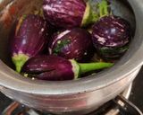 A picture of step 4 of Stuffed Brinjal Curry.