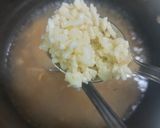 A picture of step 2 of Onion soup.