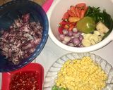 Foto langkah ke 1 dari resep Cumi asin pelangi mercon (pedas).