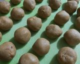 Foto langkah ke 3 dari resep Bola bola coklat.