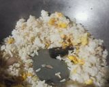 Foto langkah ke 2 dari resep Nasi goreng putih Praktis.