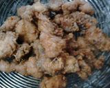 Foto langkah ke 6 dari resep Ayam Krispi Saus Lada Hitam.